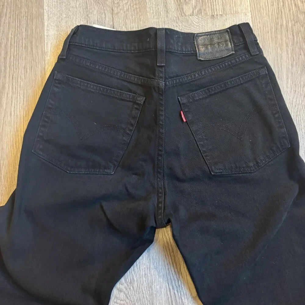 Levi's Women's Wedgie Straight Jeans Dark Black Size 26x26 - Picture 2 of 10